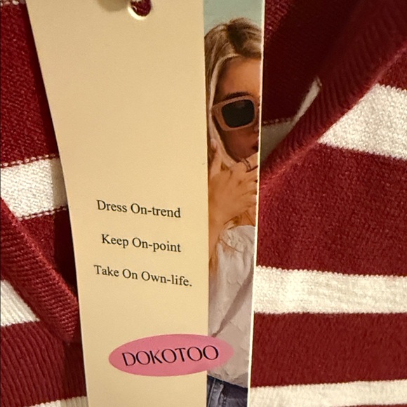 NWT Dokotoo Women's V-Neck Striped Tunic Sweater in Red and White - Picture 4 of 5